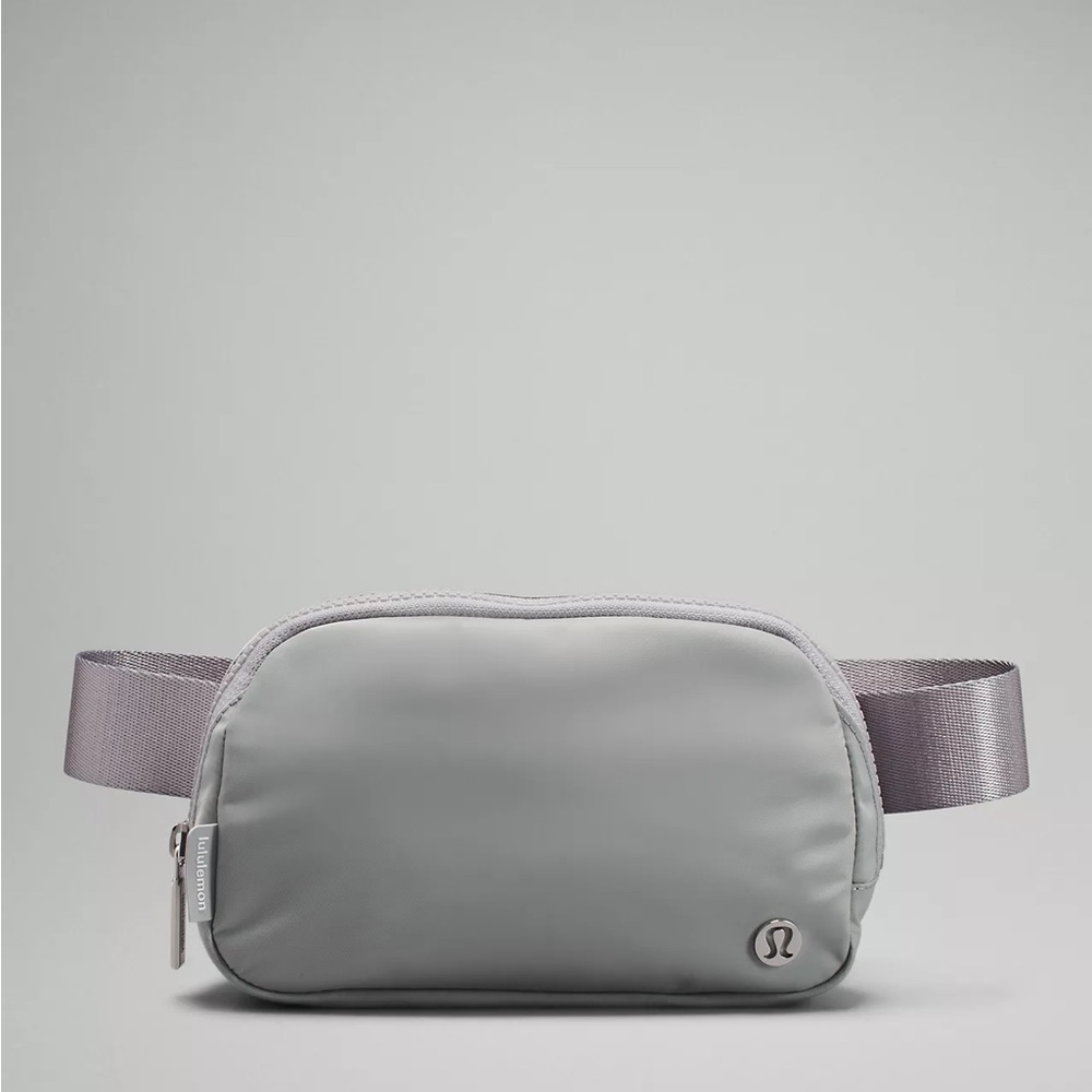 NWT Lululemon Everywhere Belt Bag 1L in Silver Drop